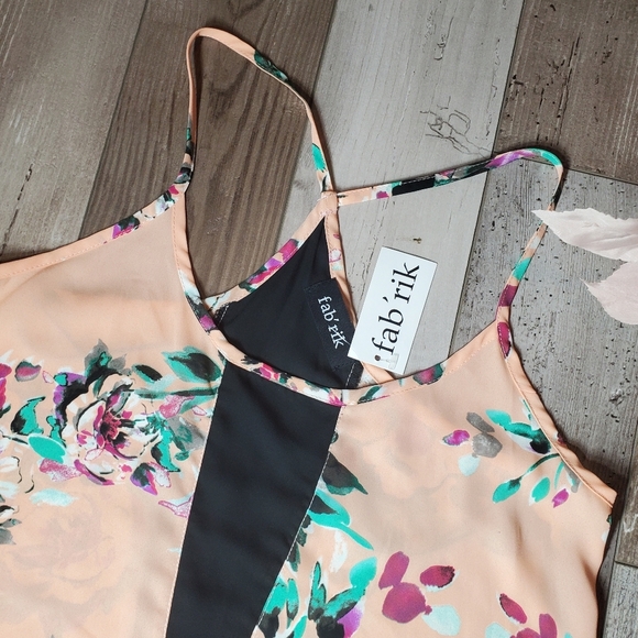 NWT Fab'rik Lila Triangle Inset Peach Floral Lace Trim Cami Women's Size Medium - Picture 11 of 16